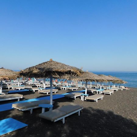 One And Only Beachfront Rooms Perissa  Exterior photo