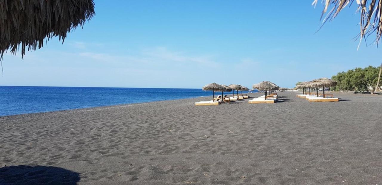 One And Only Beachfront Rooms Perissa  Exterior photo