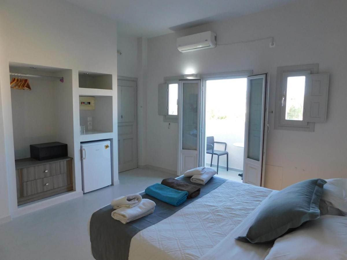 One And Only Beachfront Rooms Perissa  Exterior photo